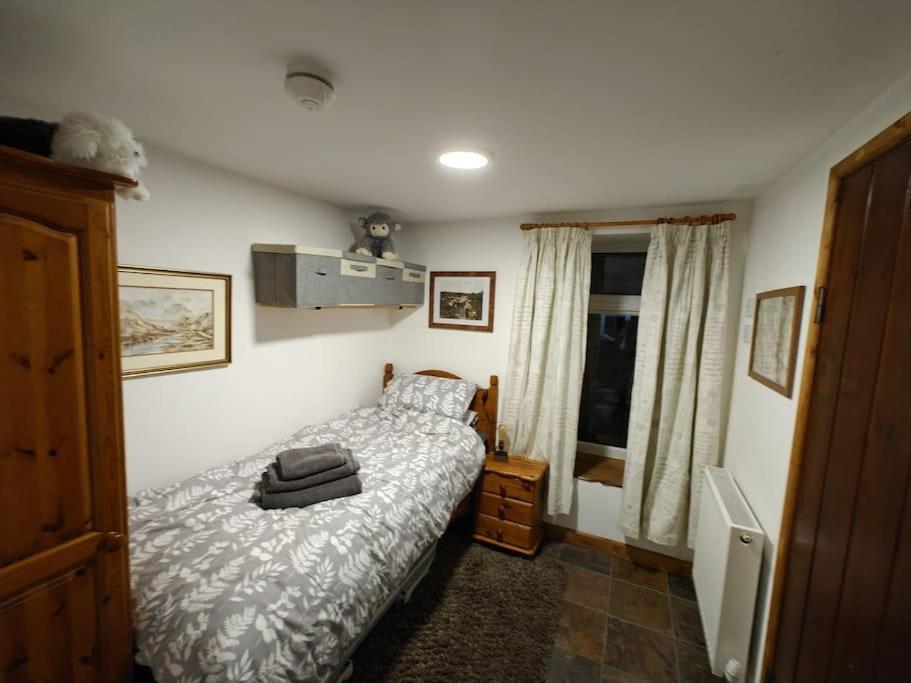 Welsh Miners Cottage Four Bedroom House Treherbert Exterior photo